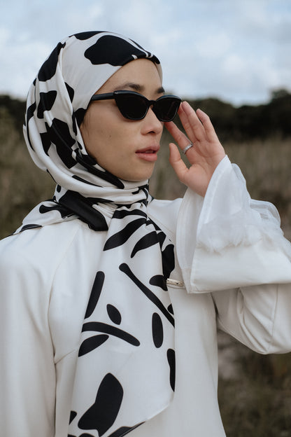 Zahra [Velvet Satin Square Series]