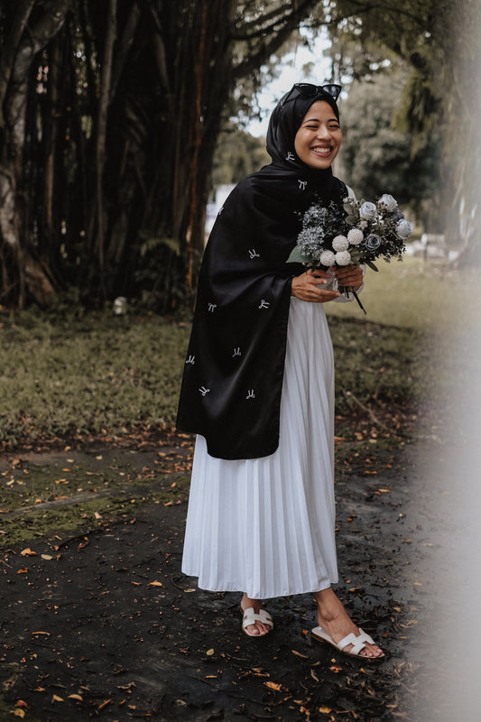 Coquette [Embroided Satin Silk Shawl]